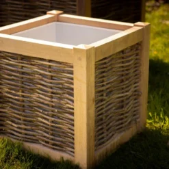 Jardinière En Chêne Avec Tressage Noisetier - Avec Bac Intérieur - 80 X 80 X 80 Cm -Promos Jardelis Boutique 64651e95090cf0.82761063